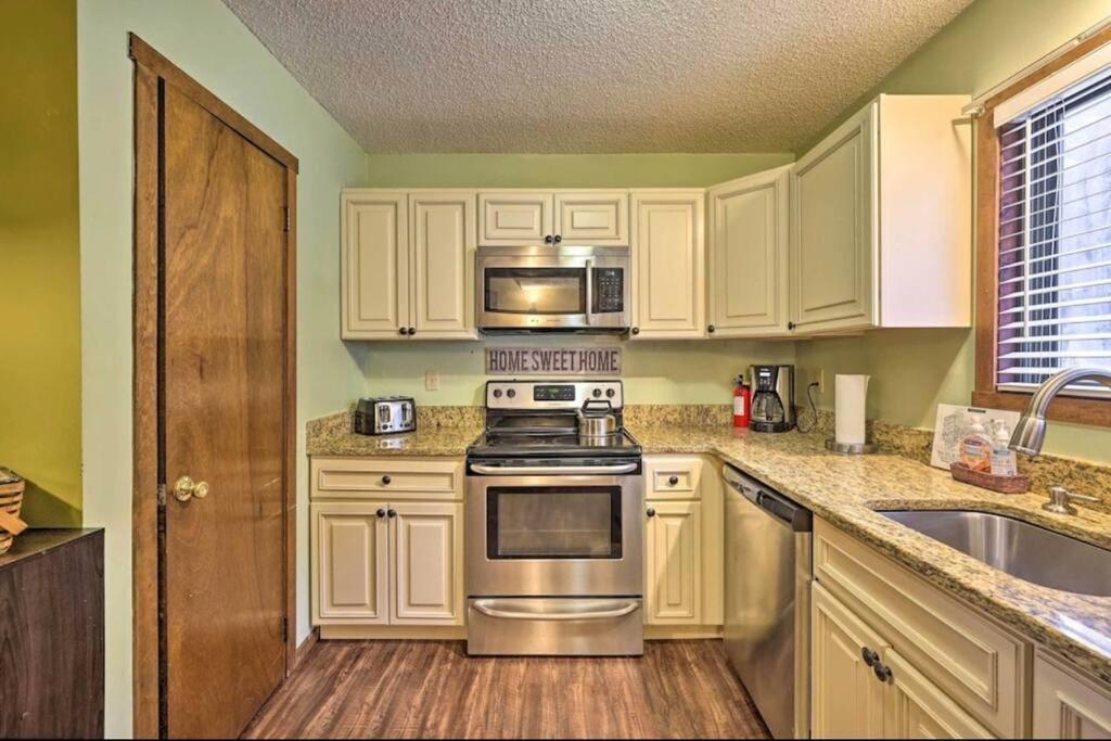 شقة Ian'S Camelback House تانيرسفيل المظهر الخارجي الصورة